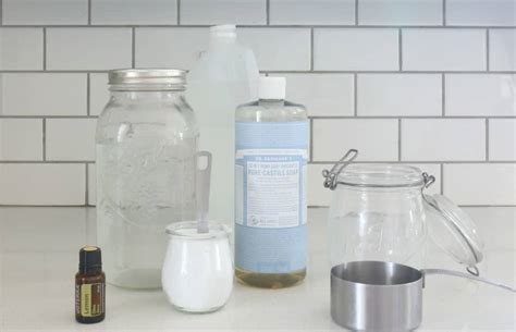 Homemade Nontoxic Bathroom Scrub Cleaner - Farmhouse on Boone