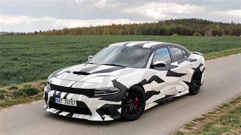 Dodge Charger SRT Hellcat - Camo design | WrapStyle