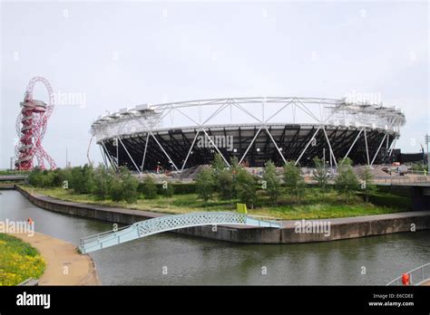 Olympic Stadium Queen Elizabeth Olympic Park London Stock Photo - Alamy