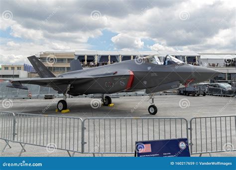 F-35 Lightning II Stealth Fighter Jet Editorial Stock Image - Image of paris, f35a: 160217659