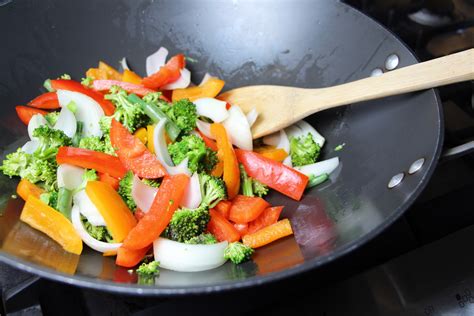 saute-vegetables - CookingUpClean