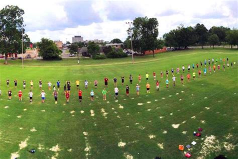 Marching Band Sound Delay: Drum Major selective hearing 'cuz physics