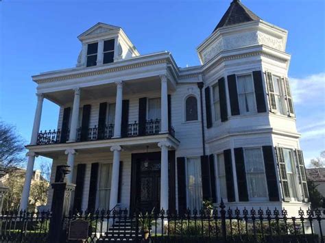 New Orleans Garden District Architecture Tour - TripShock!