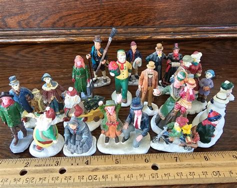 18pc Christmas Village People Figurines Vintage Miniature Holiday Villagers Christmas Winter ...