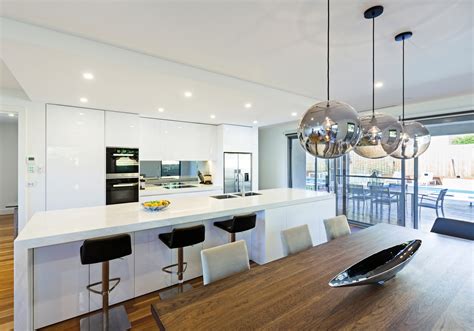 Unique white kitchen design - Completehome