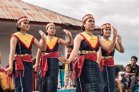 Tari Tradisional dari Daerah Sumatera, dari Aceh Hingga Lampung ...