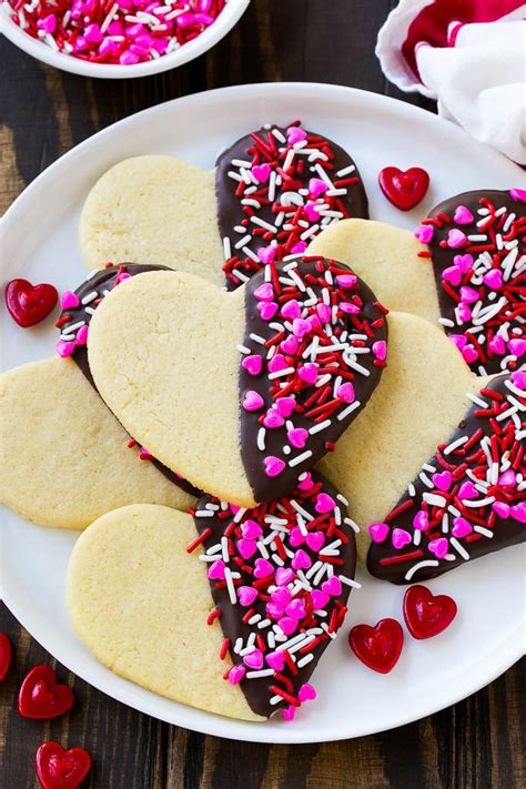 5 easy ideas for decorating heart cookies for Valentine's Day with the kids