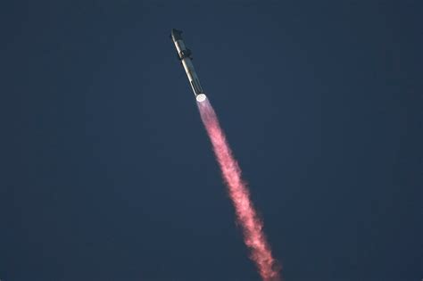 What happened during SpaceX’s Starship test flight. - The New York Times