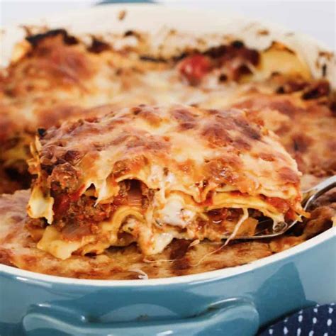 Easy Beef Lasagne | Quick & Easy Recipe - Bake Play Smile