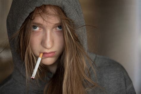 I Let My Daughter Smoke Cigarettes: What To Do When Your Children Smoke? - Quit