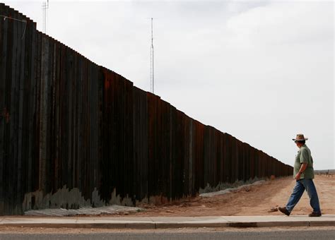 1000+ images about USA / Mexico Border Fence on Pinterest