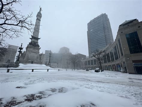 Winter storm in Indiana: Pictures of snow