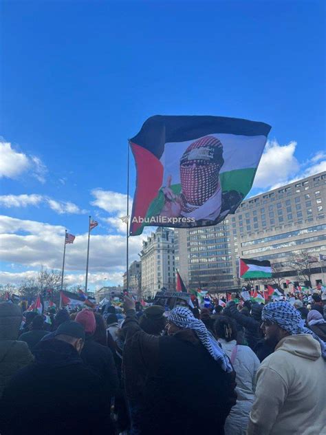 What is this flag inside a Pro Palestine/Pro Yemen protest in ...