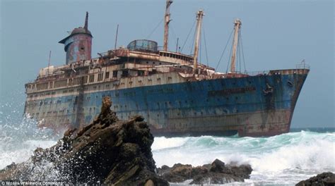 Rust and glory: Poignant pictures capture tragic beauty of world's most ...