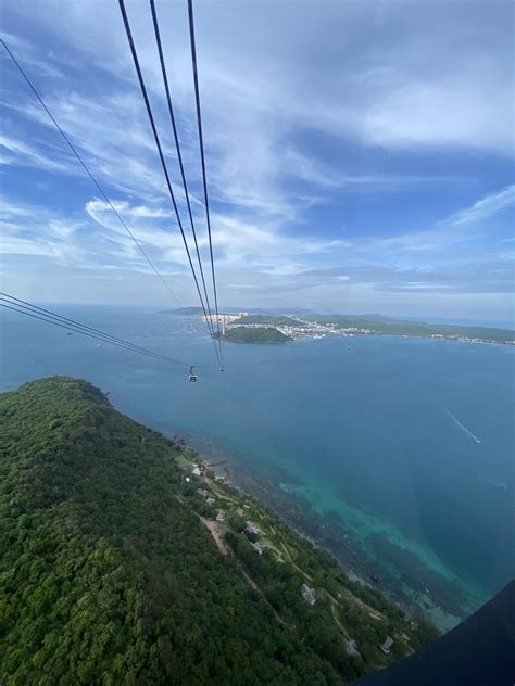 Longest cable car system in the world. : r/BeAmazed