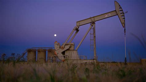 Halliburton CEO calls the turn in oil prices