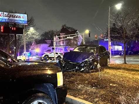 Fort Wayne police officer involved in multi-vehicle crash | WANE 15