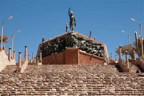 Excursión a la Quebrada de Humahuaca desde Purmamarca