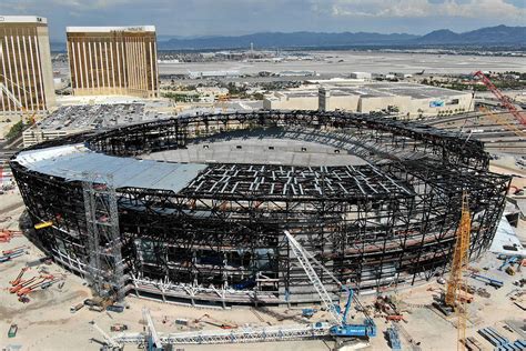 Raiders, builders set topping out ceremony at Las Vegas Stadium | Las ...