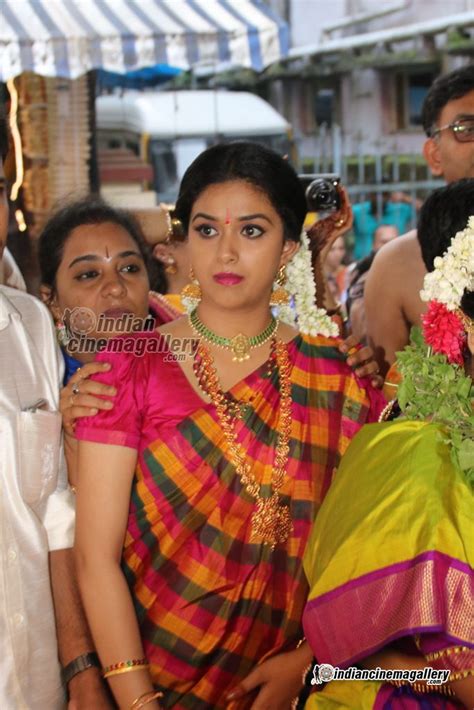 Keerthi Suresh (Keerthy Suresh) Photos Stills Gallery