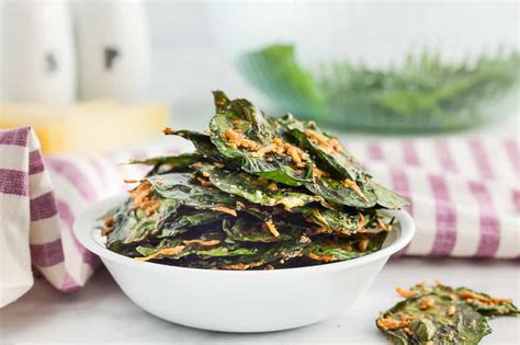 Keto Spinach Chips with Parmesan - ForgetSugar