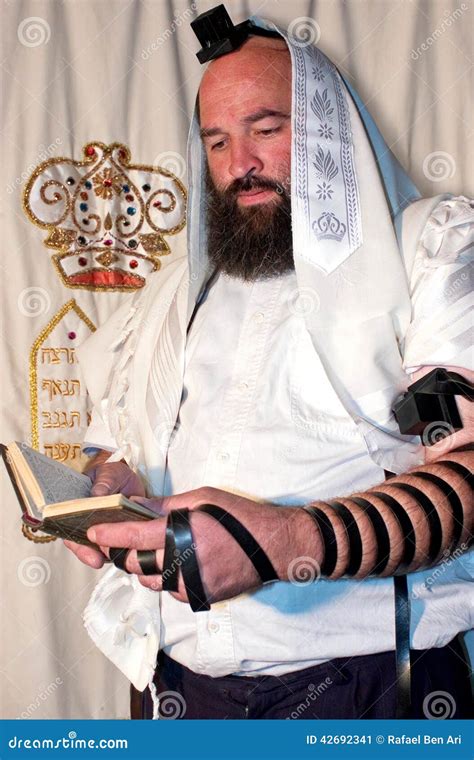 Jewish Man Praying editorial photo. Image of mysticism - 42692341