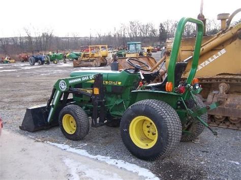 331: JOHN DEERE 650 COMPACT TRACTOR W/ LOADER "NICE" : Lot 331