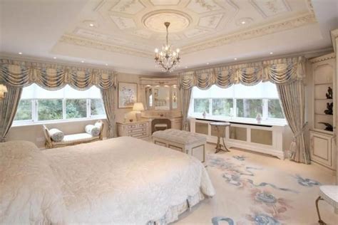 Look inside the seven bedroom mansion with its own helipad - Manchester Evening News