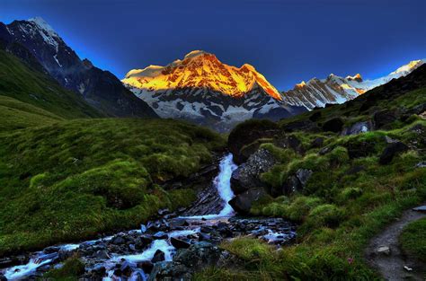 PHOTOGRAPHING NEPAL - think orange