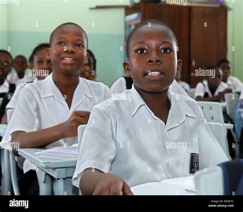 Student de youngsters school hi-res stock photography and images - Alamy