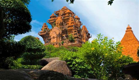 Temples In Vietnam: Dragons, Turtles, Whales & Shakespeare ...