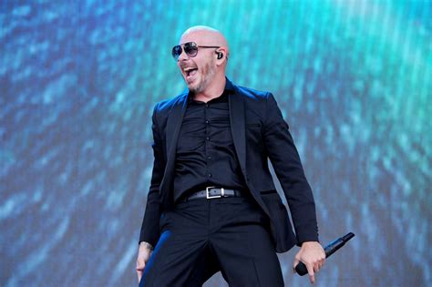 Pitbull to Open 2022 iHeart Radio Music Festival | People en Español