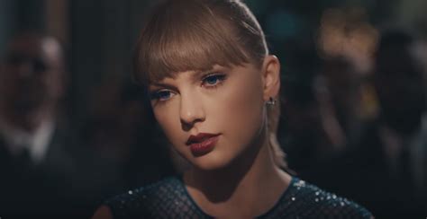 Taylor Swift – “Delicate” Video