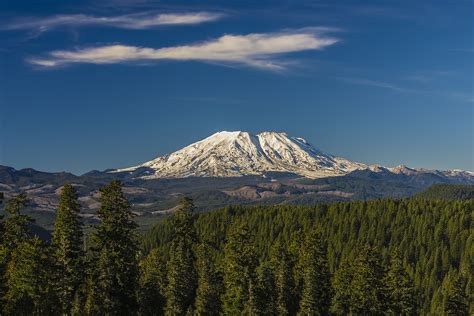 Mount St. Helens - WorldAtlas