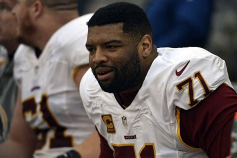 Top 10 highest paid offensive lineman in NFL history - Sportszion