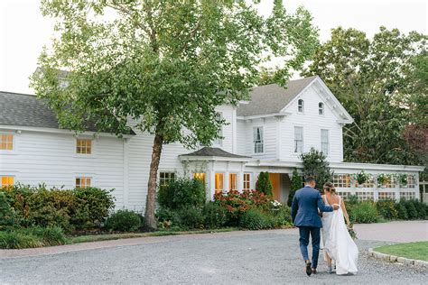 Colorful Abbie Holmes Estate Wedding - Elizebeth Unruh Studio