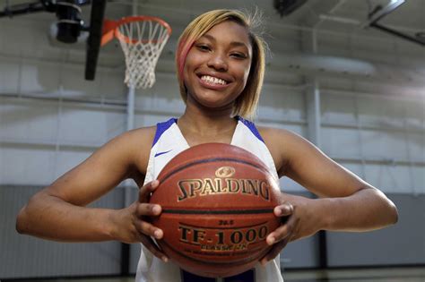 New Texas women’s basketball coach builds a Houston connection