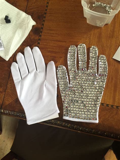 DIY Micheal Jackson glove | Michael jackson costume, Michael jackson ...