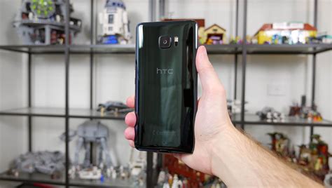 HTC U Ultra Review Photo Gallery - TechSpot