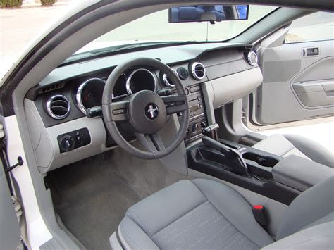 2005 Ford Mustang - Interior Pictures - CarGurus