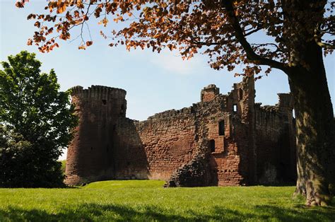 Bothwell Castle 08 | Bothwell castle near Uddingston | South Lanarkshire Council | Flickr