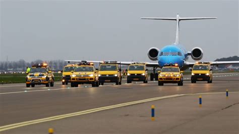 A First-Hand Perspective: Onboard KLM's Final Fokker 70 Flight from London to Amsterdam ...