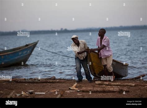 Lake Victoria fishing village scene - Bussi Island, Uganda, East Africa Stock Photo - Alamy