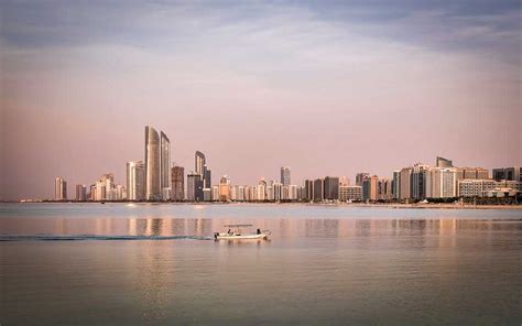 Sunrise in Abu Dhabi - 4 Places to Catch the Magical Arabian Sunrise