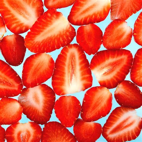 Premium Photo | Sliced strawberries