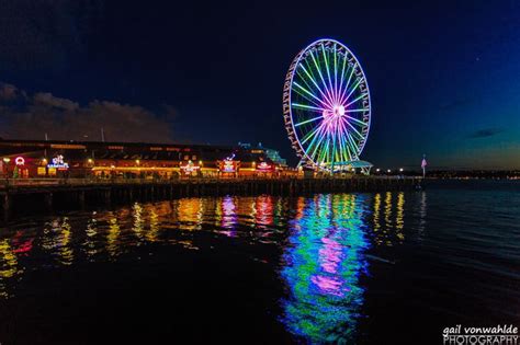 Seattle Great Wheel at Night | Night, Seattle, Night time