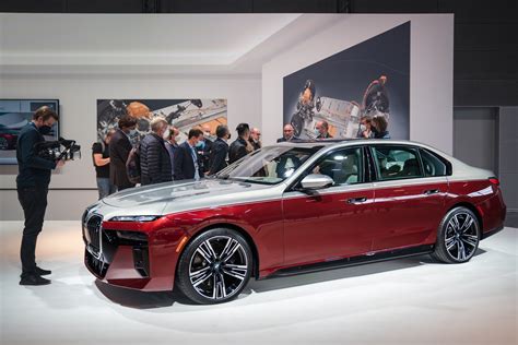 ツートーンの BMW i7 xDrive60 は、カメラのオプションで $33,000 を誇示します - JP NewsS