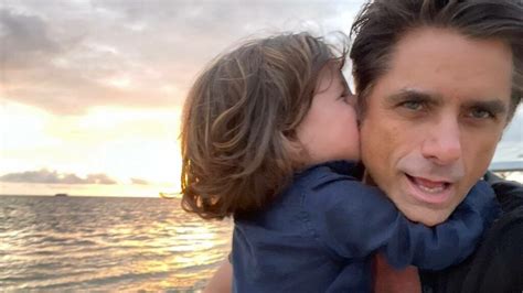 John Stamos talks about reconnecting with his Greek heritage through family in new memoir - Neos ...