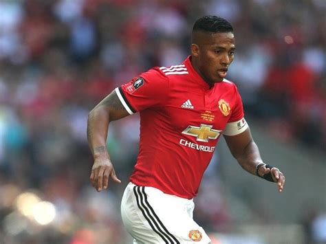 Antonio Valencia returns to Ecuador after leaving Manchester United | Express & Star