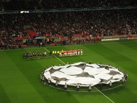 Arsenal vs Sevilla | UEFA Champions League - Match Day 1 Emi… | Flickr